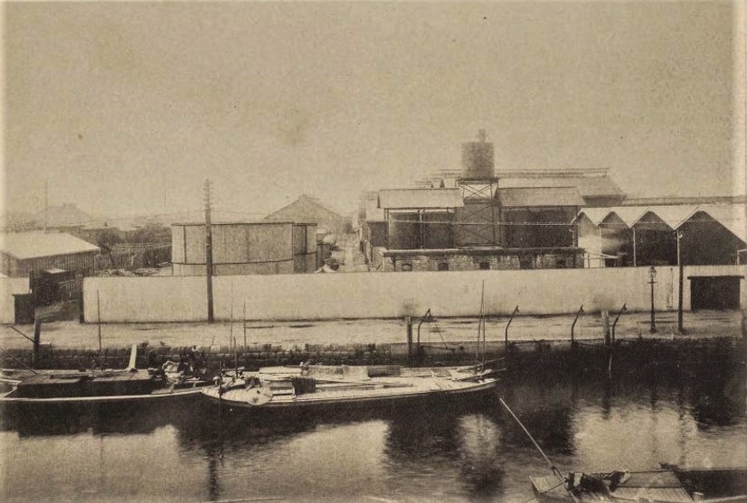 東京瓦斯「猿江製造所」『創立廿五年記念写真帖』（1910年　国立国会図書館デジタルコレクション）の画像。
